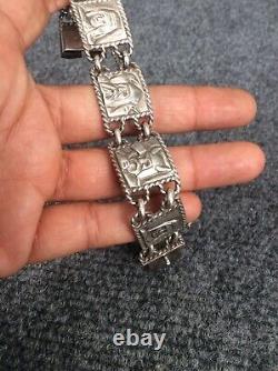 Beautiful Vtg signed Viking soldier silver links panel Bracelet