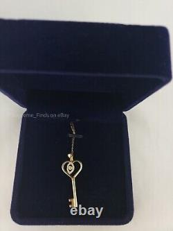 Key Heart Shaped 18 Pendant Necklace 14k GOLD RARE