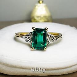 VINTAGE- 10k Gold Emerald Ring- Size 7 -Emerald Diamond Accent Ring -1.3g