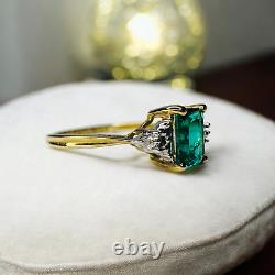 VINTAGE- 10k Gold Emerald Ring- Size 7 -Emerald Diamond Accent Ring -1.3g